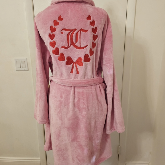 Pink Robe with Red Heart Embroidery - Picture 3 of 6